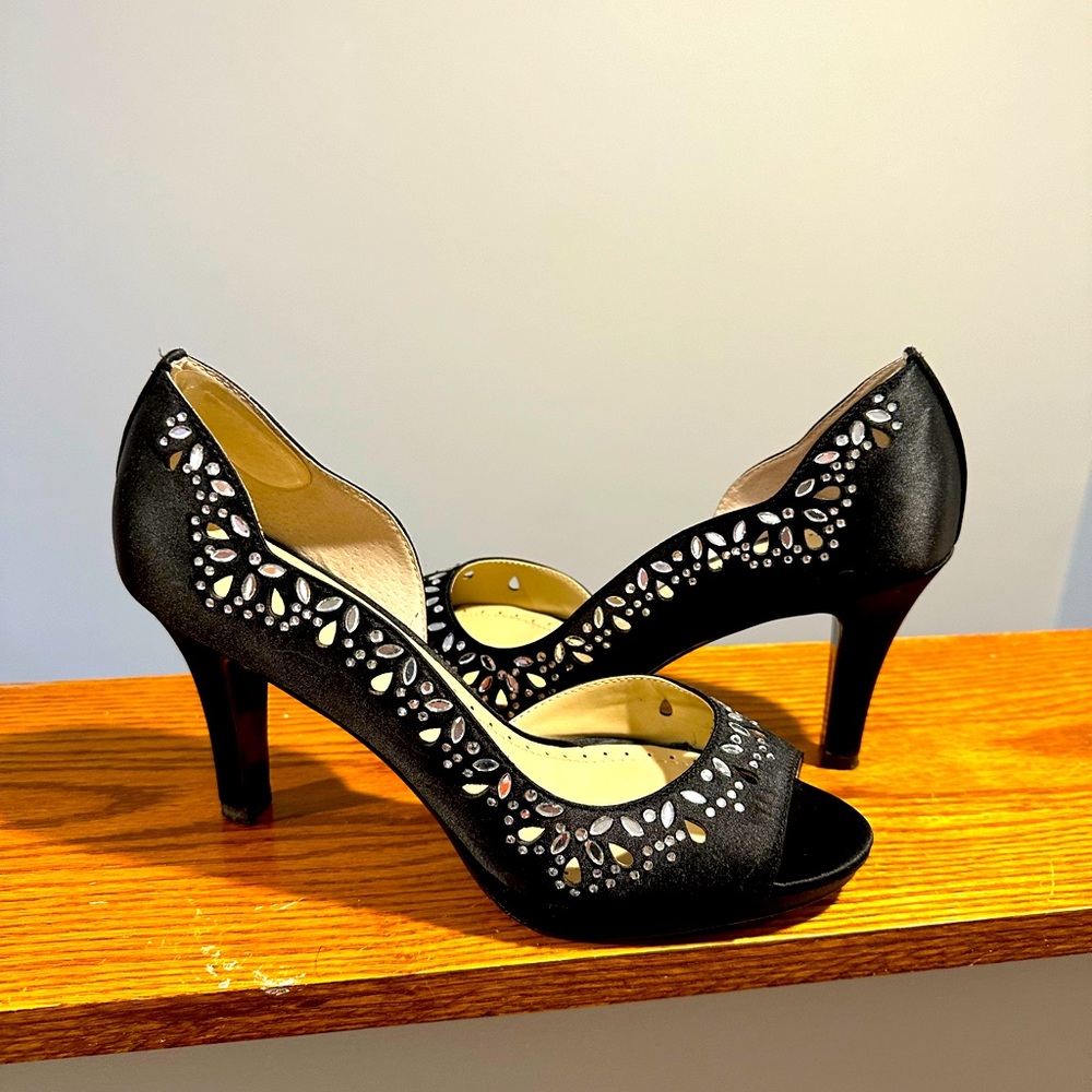 Step Into Elegance This Holiday Season